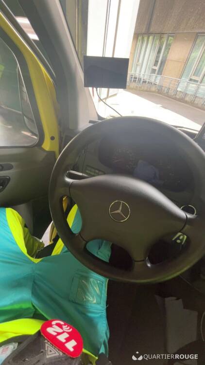 Escort Ambubulance