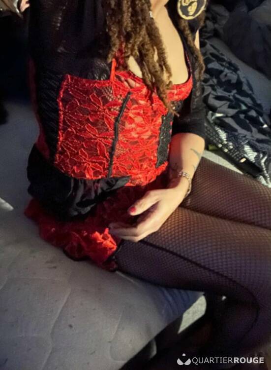 Escort Amina