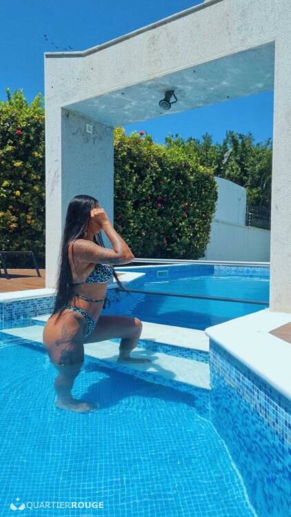 Privé Bruna mello
