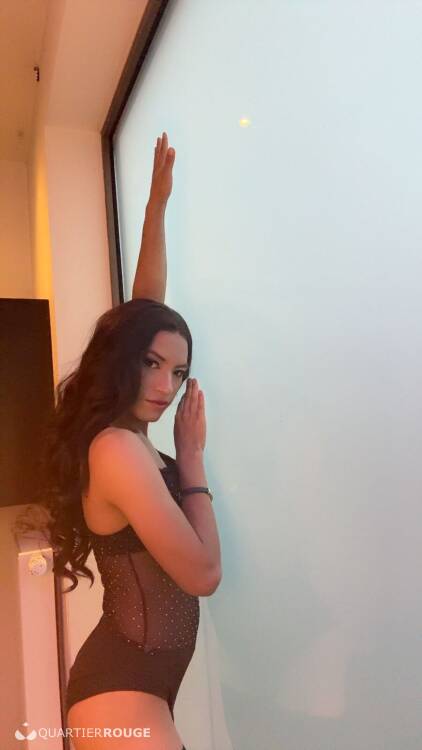 Privé KENDALL XIMENA