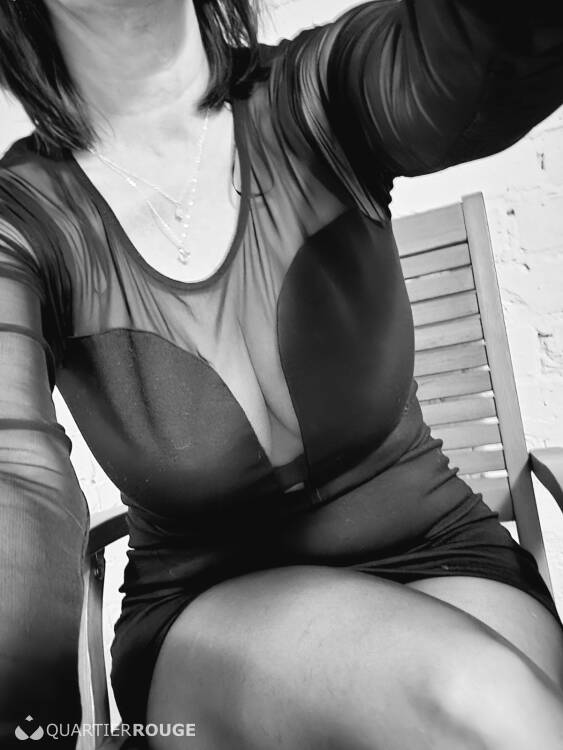 Priv&eacute; Natasha Blue