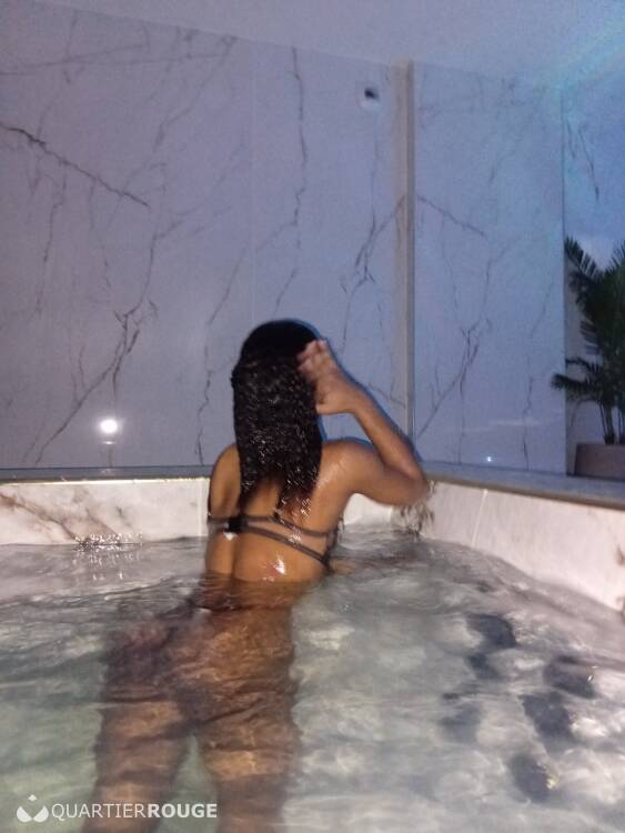 Priv&eacute; Pretinha