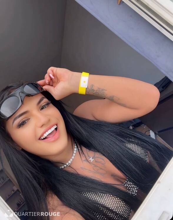 Escort Laura salope petite