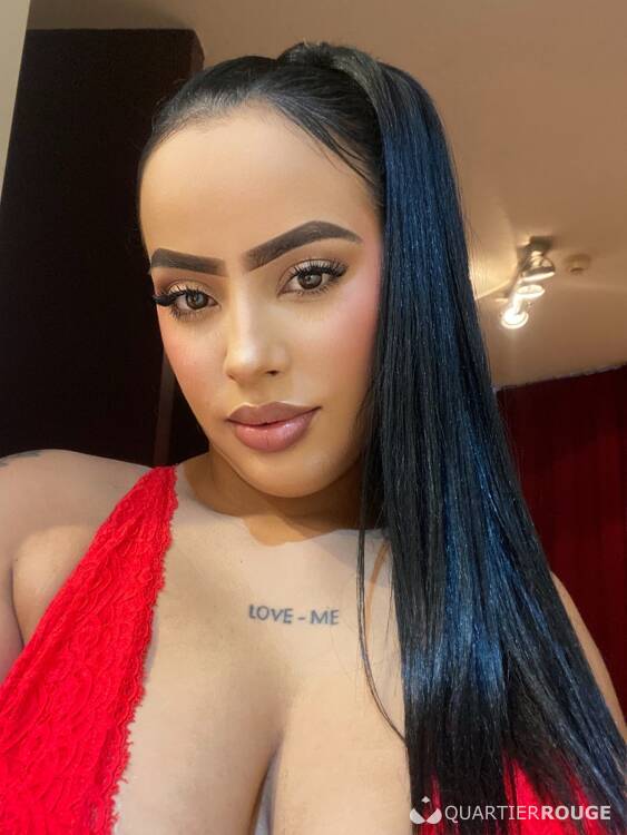 Priv&eacute; Karoline Andrade