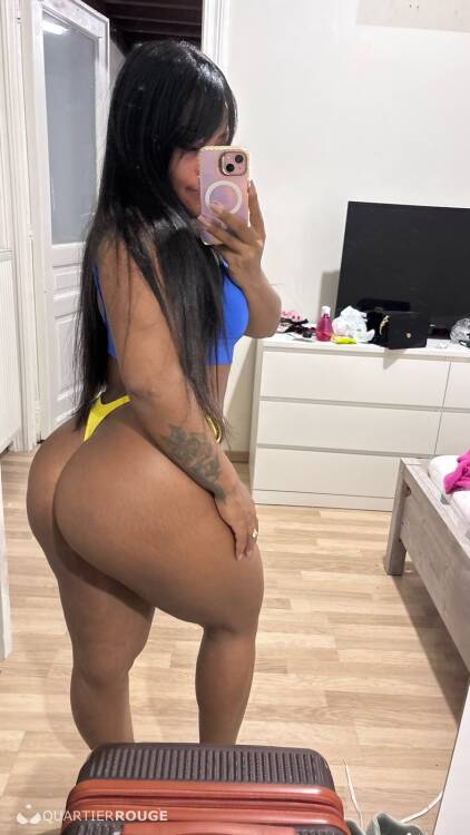 Priv&eacute; Laís Brasileiro