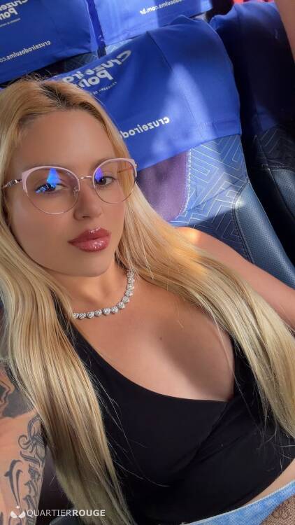 Priv&eacute; Aline hot