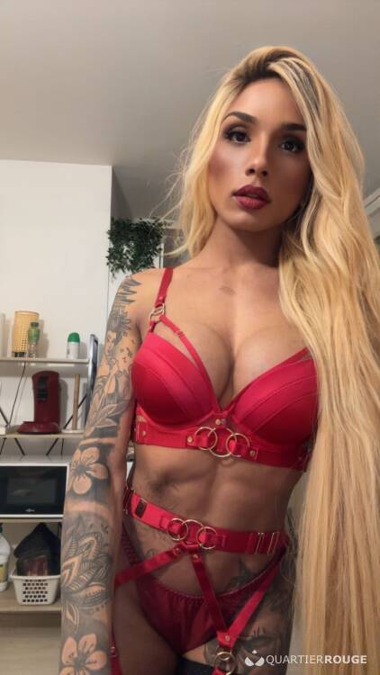 Priv&eacute; Doll Brunna Campanaro