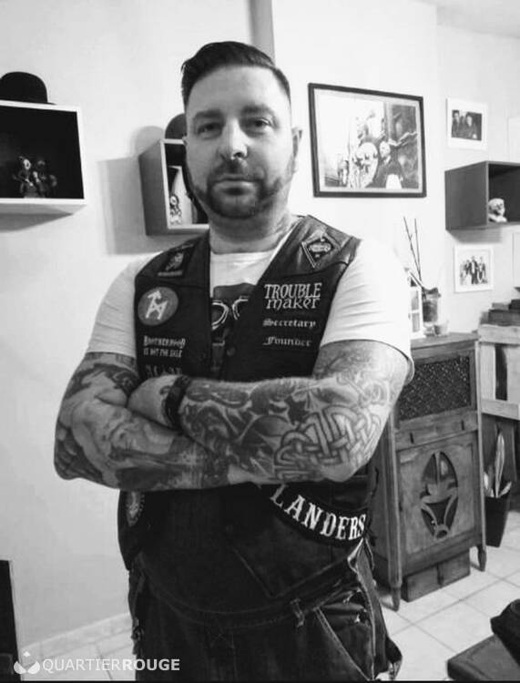 Libertins Biker affamé