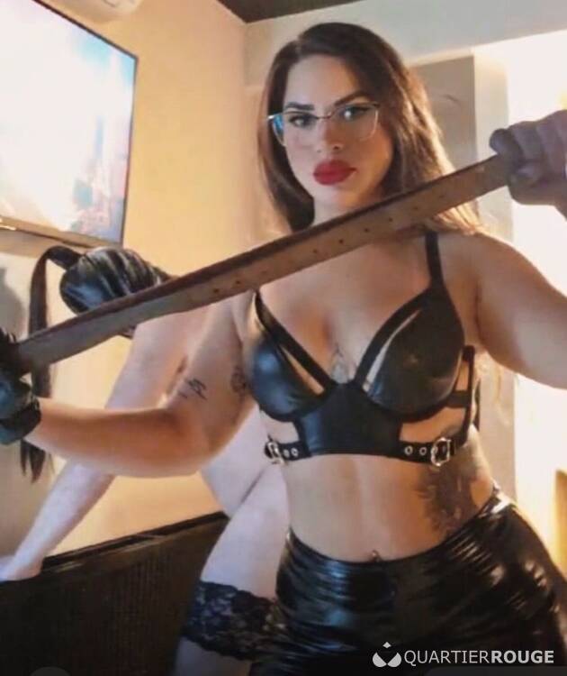 Privé Mistress Leticia