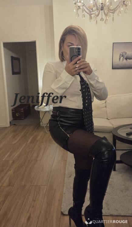 Priv&eacute; Jeniffer hot
