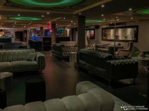 Priv&eacute; Nos 25 hôtesses