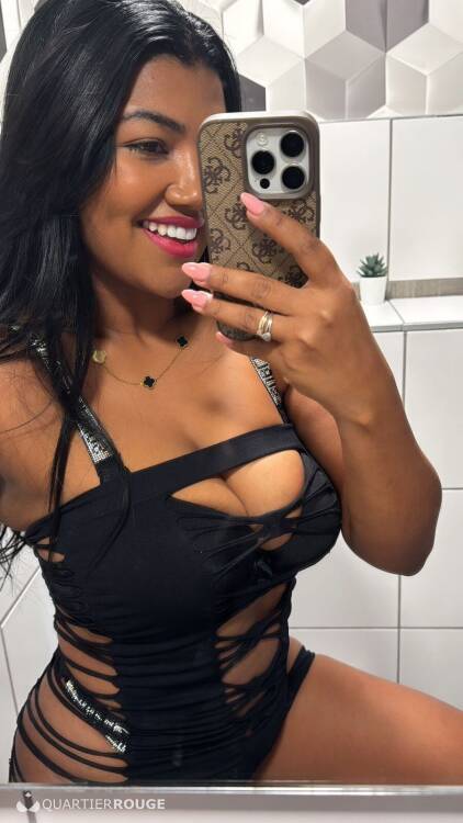 Privé Lorena quente