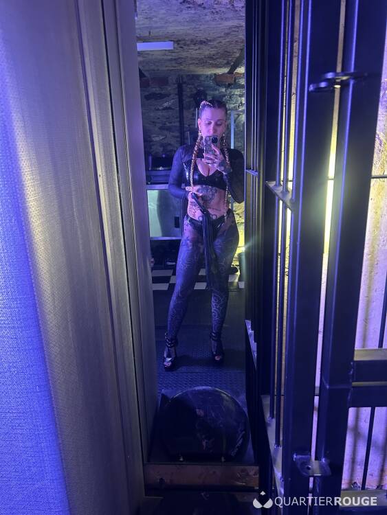 Priv&eacute; Maitresse Mercury