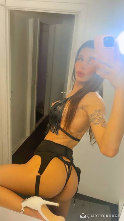 Priv&eacute; Aylin princesa