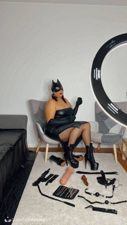 Privé NIKOLLY DOMINATRIZ