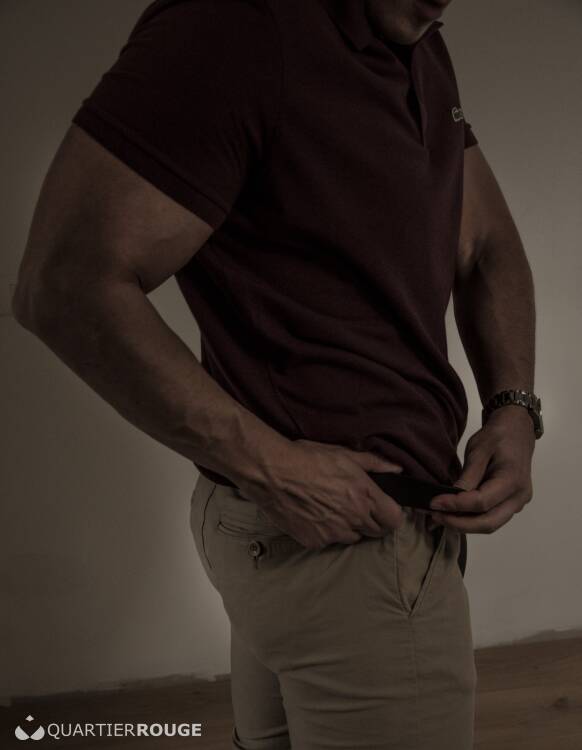 Priv&eacute; Joshua Hetero