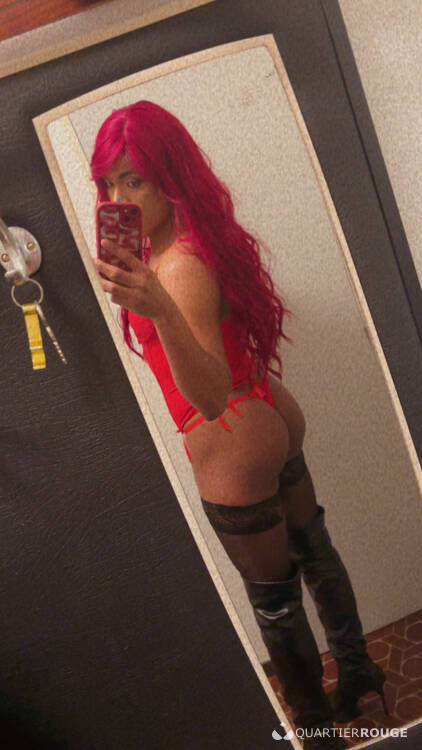 Privé Samantha Velasquez
