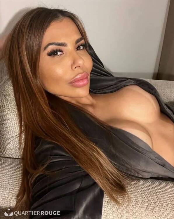 Priv&eacute; Maria Mendes