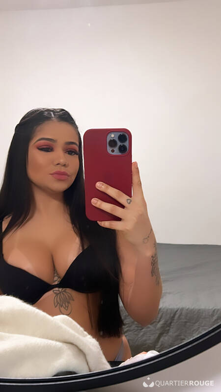 Ayla GFE (Photo)