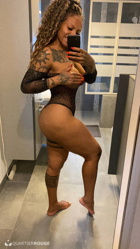 Carolina Cruz (Photo)