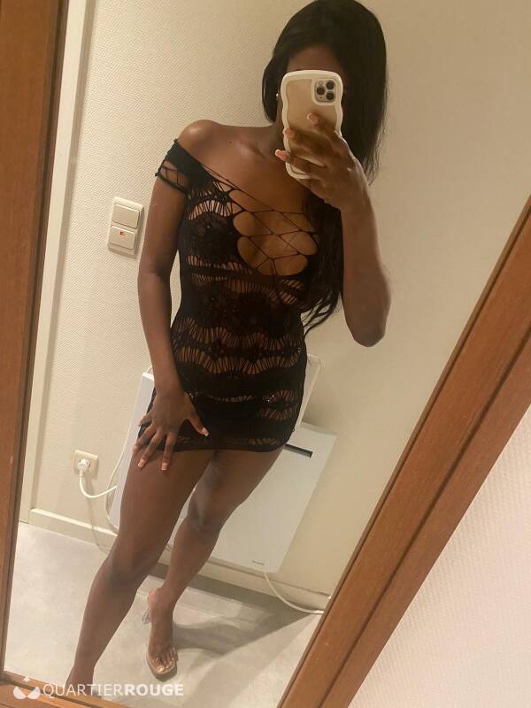 KIM  GFE (Photo)