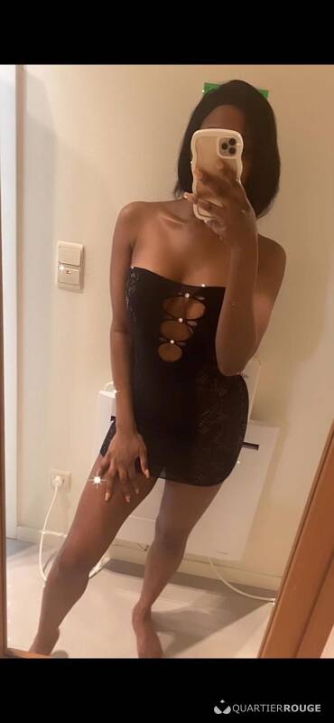 KIM  GFE (Photo)