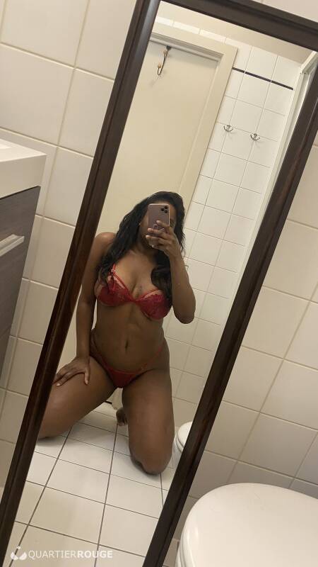 KIM  GFE (Photo)