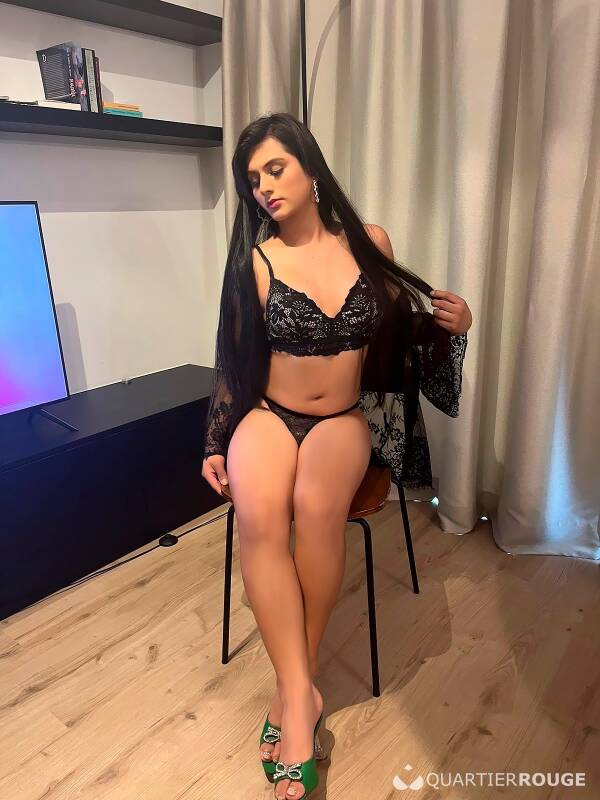 Brunela Latina (Photo)