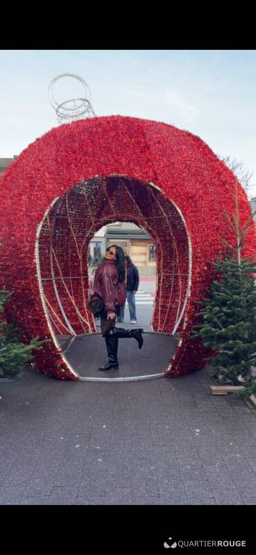 Gabriela Souza (Photo)