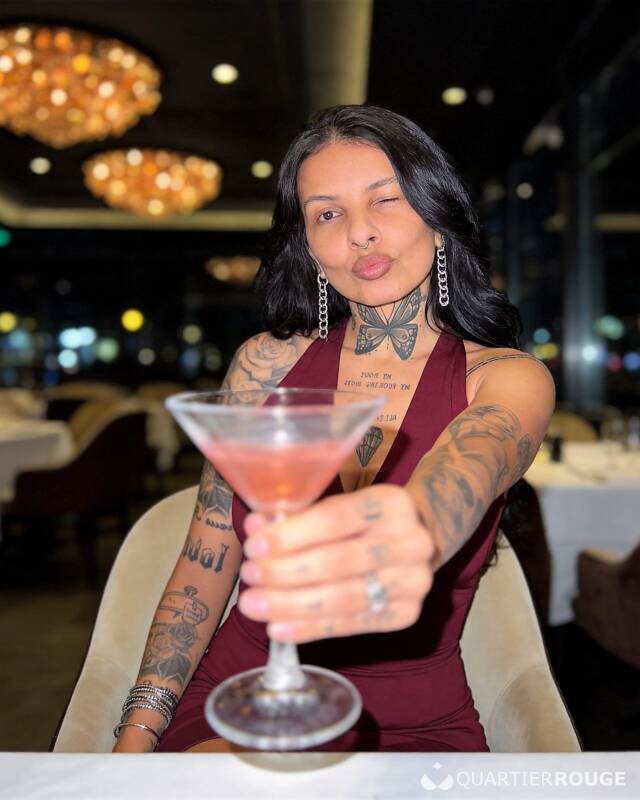 Gabriela Souza (Photo)