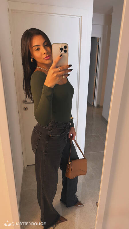 Jolie Barbara (Photo)