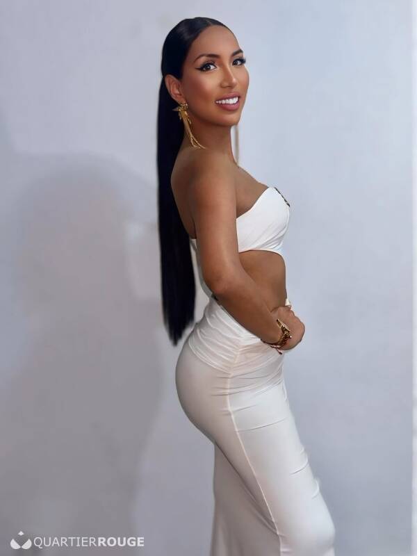 Luciana porsil (Photo)