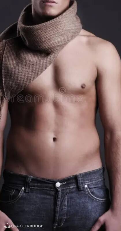 Momo888 (Photo)
