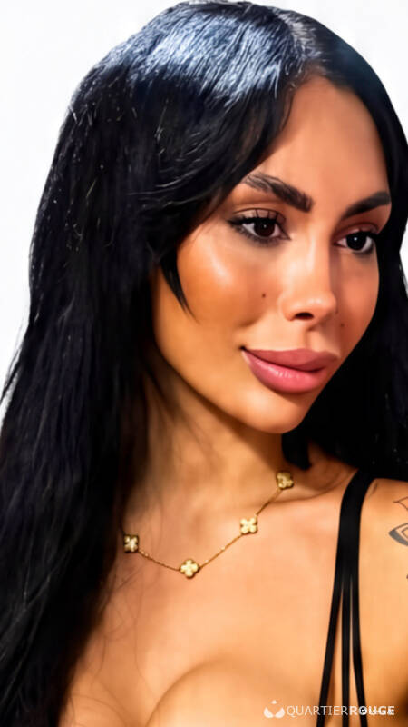 Dina (Photo)