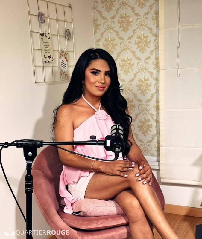 Adriana jolie (Photo)