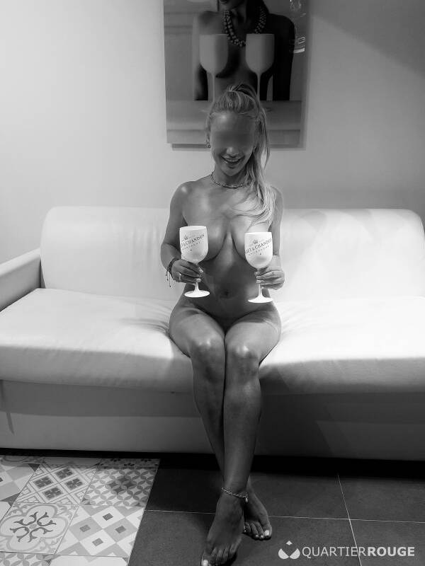 Angie (Photo)