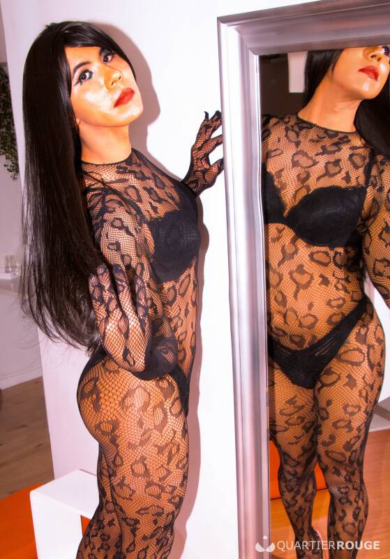 LAATSTE DAGEN in de STAD_TS AKIRA (Photo)