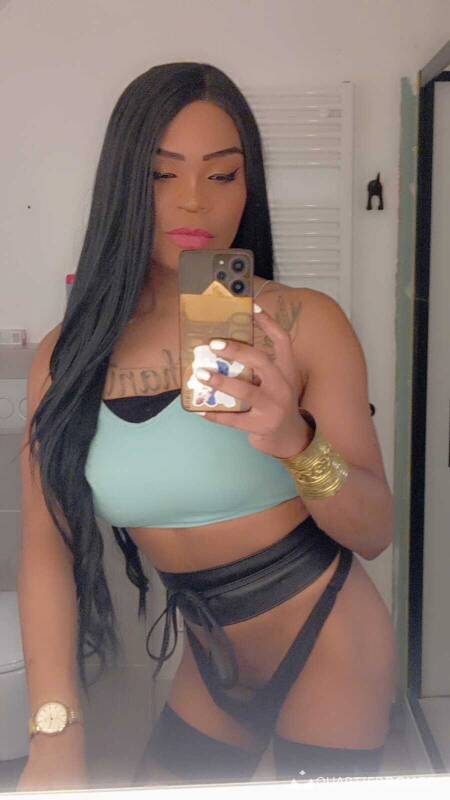 Jenifer TS hot (Photo)