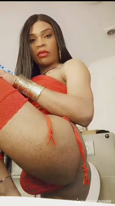 Jenifer TS hot (Photo)