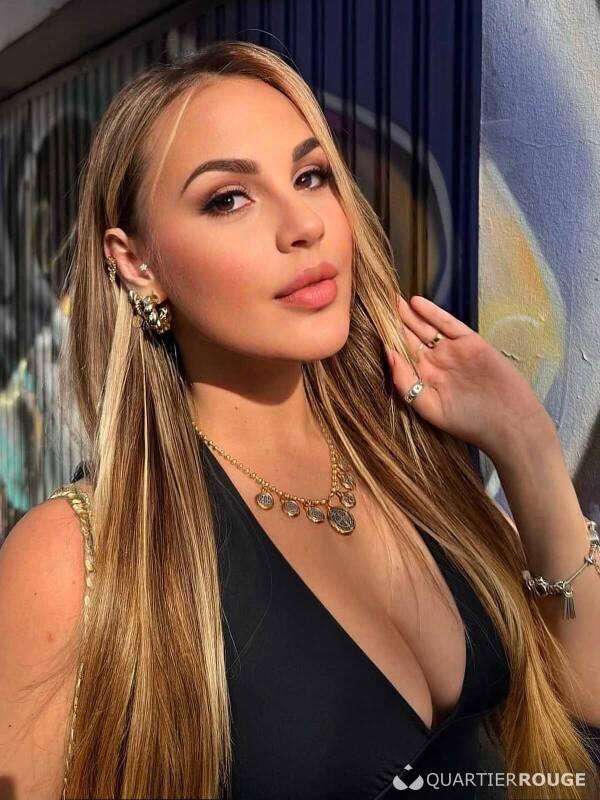 Isabelle super girlfriend (Photo)