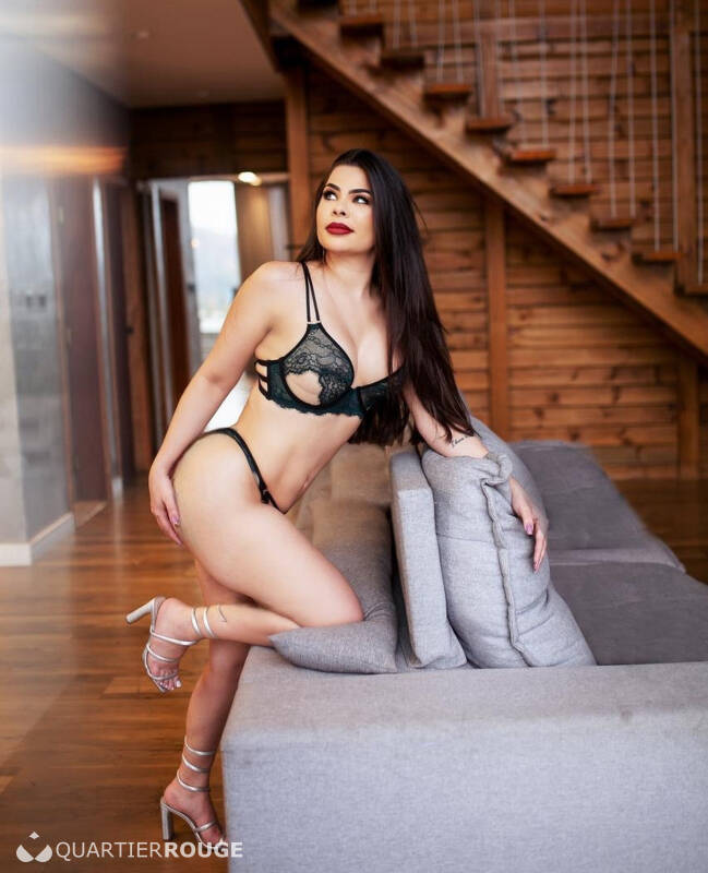 TATI CHAUD | Brésilienne (Photo)