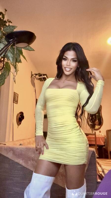 LEONELA (Photo)