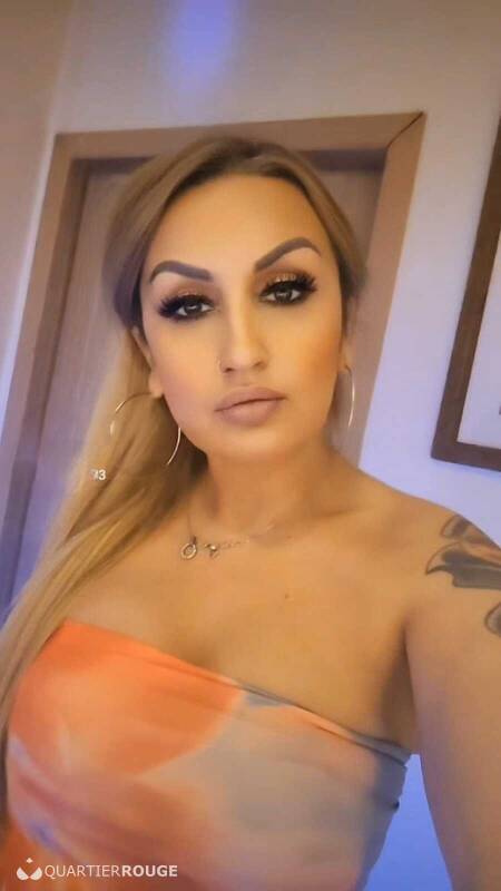 Karina (Photo)