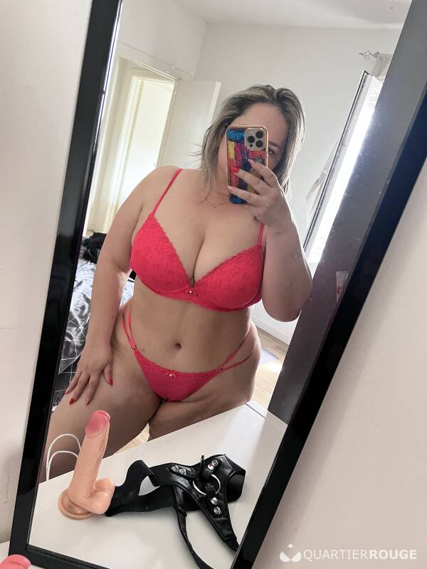 Betty Curvy sodo (Photo)