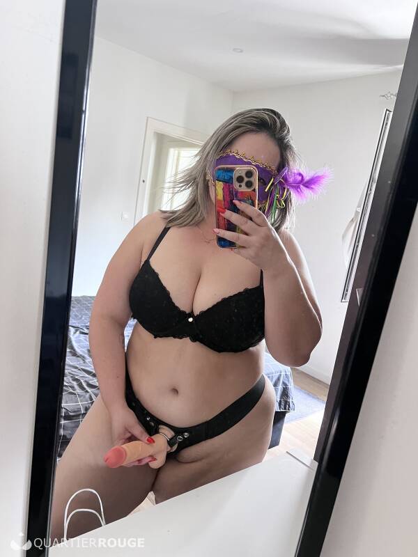 Betty Curvy sodo (Photo)