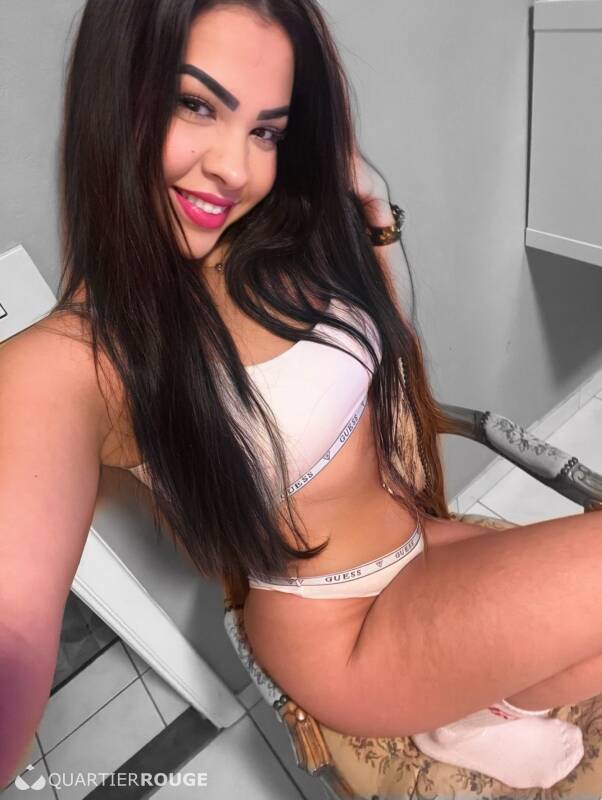 Lara Muniz.ofc (Photo)