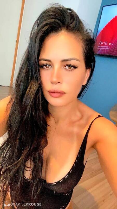 Luiza Ferrarine (Photo)