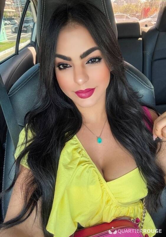 Maya hot (Photo)