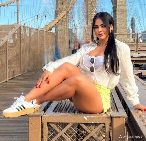 Maya hot (Photo)