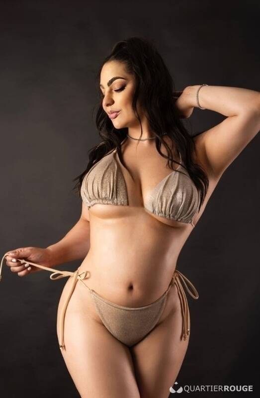 Maya hot (Photo)